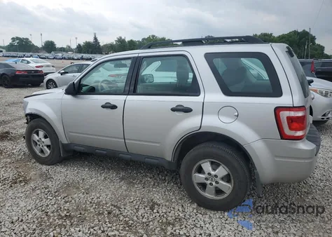 2009 Ford Escape Xls z USA, uszkodzony, nr VIN 1FMCU02769KB65639